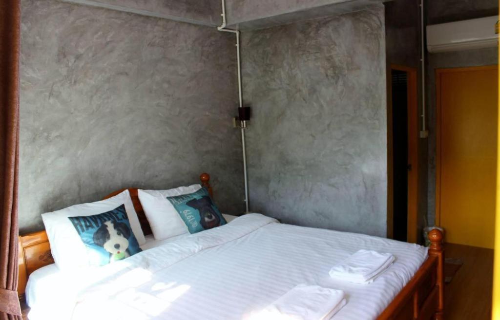 Rommai Rimnaam Resort Ranong Exterior foto