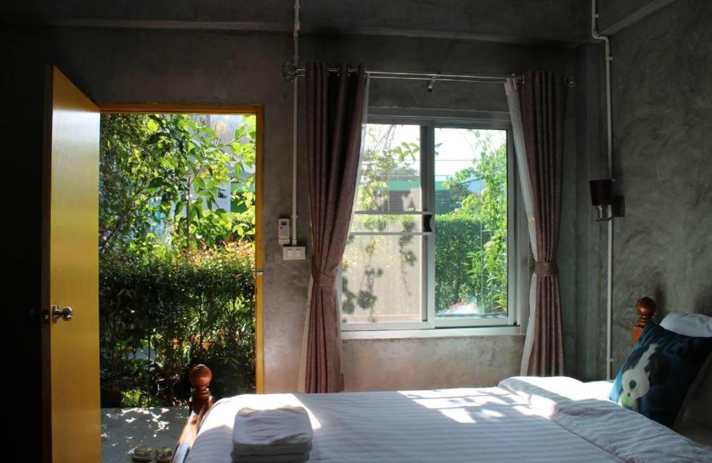 Rommai Rimnaam Resort Ranong Exterior foto